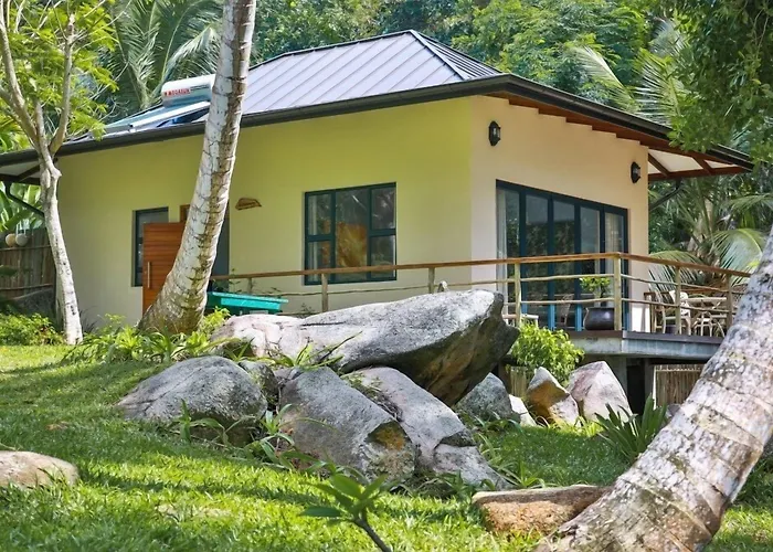 Domaine Desaubin Luxury Guest house Takamaka