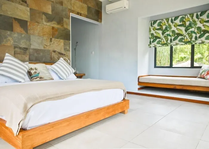 Domaine Desaubin Luxury Guest house Takamaka